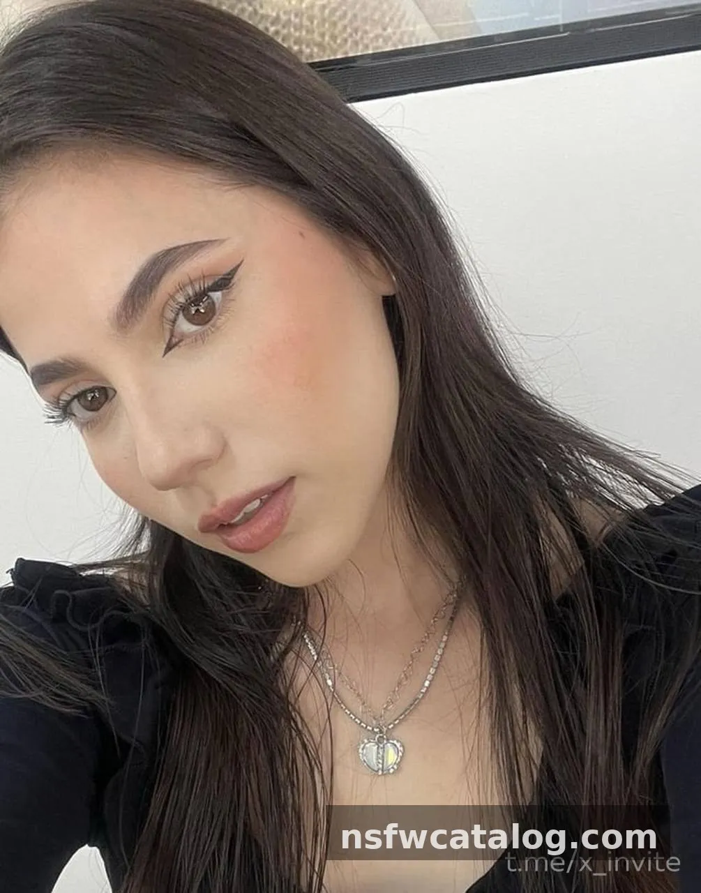 Yana: Busty Natural Beauty
